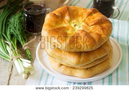 Traditional Homemade Romanian And Moldovan Pies - Placinta, Served With Wine. Rustic Style, Selectiv