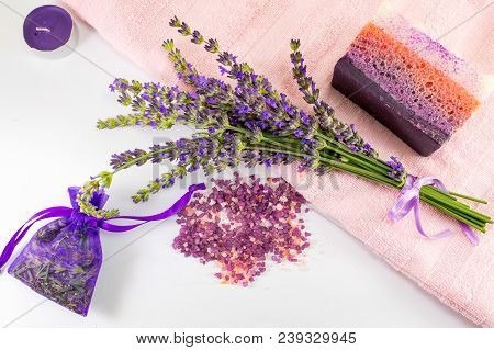 Levender Products Natural Present Set In Collection