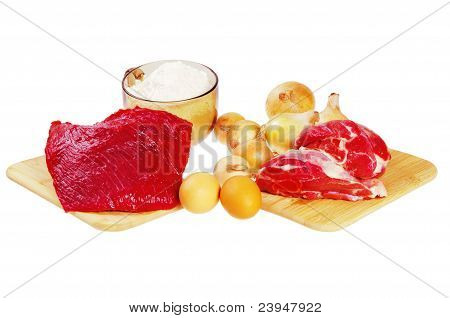 Manzo, montone, farina, cipolla e uova.