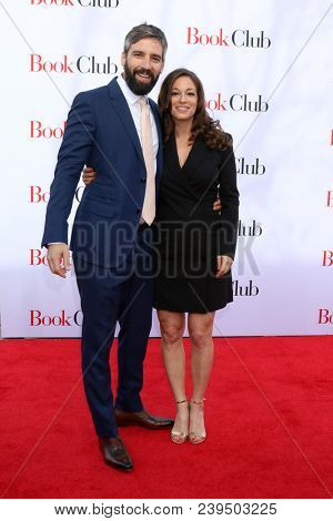 LOS ANGELES - MAY 6:  Bob Holderman, Erin Simms at the 