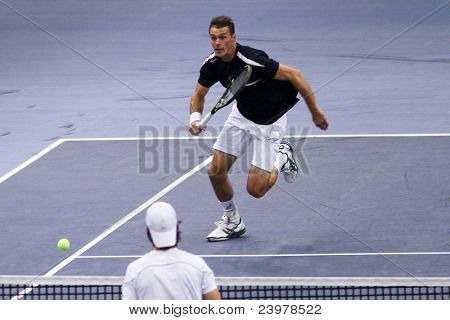 BUKIT JALIL - 01 lokakuu: Frantisek Cermak palauttaa tämän Malesian avoin välierässä doubles partne