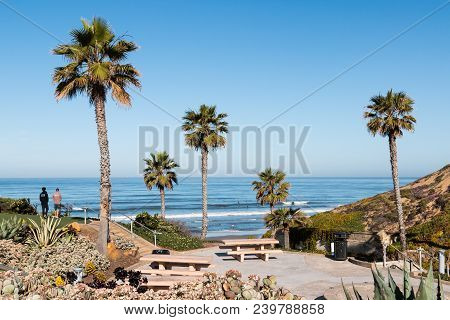 Solana Beach, California/usa - April 22, 2018:  People Enjoy A View Of The Ocean At Scenic Fletcher 