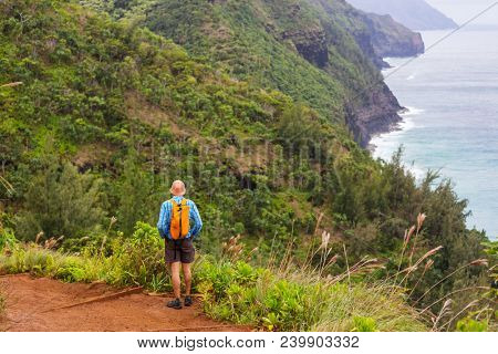 Hike in Na Pali coast in Kauai icland, Hawaii