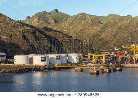 Santa Cruz De Tenerife, Canary Islands, Spain - Desember 11, 2016: View Of The Oil Storage Silo Tank