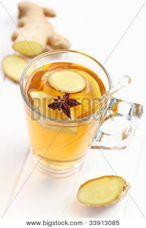 Forfriskende Ginger ale sodavand med anis