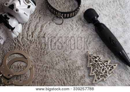 Sex Toys, Toy Warrior, Black Vibro Massager, Handcuffs, Collar, Silver Jewelry Christmas Tree On A G