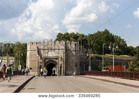 Nis, Serbia - June 15, 2019:  Outside View Of Fortress And Stambol (istanbul) Gate In City Of Nis, S