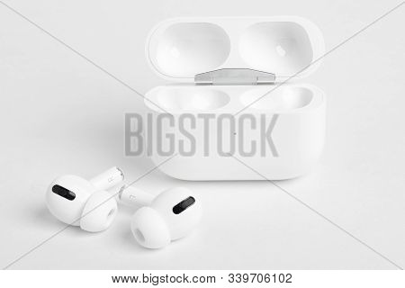 Vidalia, Georgia / Usa - December 14, 2019 - A Studio Product Shot Of The Apple Airpods Pro Buds Wit