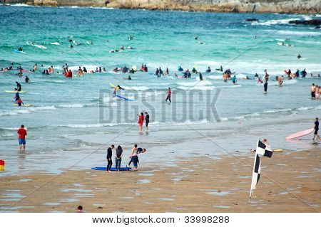 Surfaři na Fistral Beach, Newquay