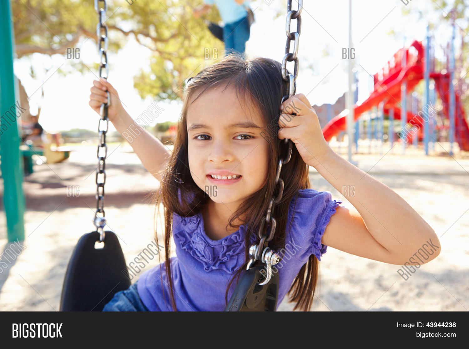 Фото вредной девочки. Включи девочку девушку. Аня курчаева. Красивая девушка с битой. Включи девочку девушку.