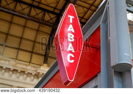 Bordeaux , Aquitaine France - 11 05 2021 : Tabac French Red Logo Brand For Store Tobacco Text Sign S