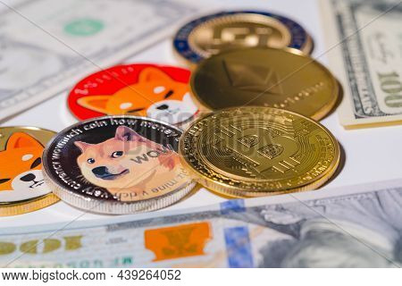 Dogecoin Doge, Bitcoin, Ethereum Eth, Shiba Coin, Included With Crypto Currency Coin  On Stack 100 H