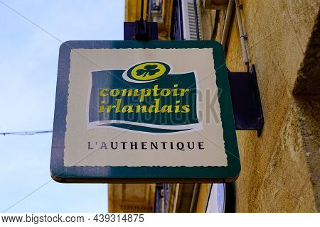 Bordeaux , Aquitaine France - 11 05 2021 : Comptoir Irlandais Logo Brand And Text Sign Facade Of Sto