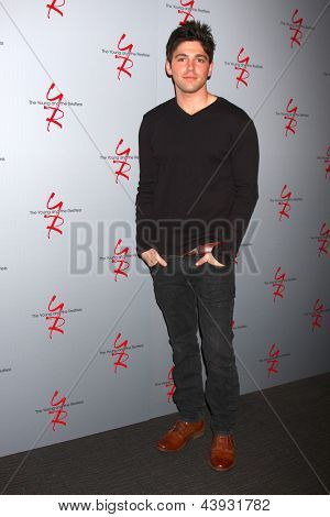 LOS ANGELES - 27 FEB: Robert Adamson presso l'Hot New Faces dei giovani e l'evento stampa inquieto