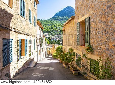 Streets Of Deia (small Village In The Mountains), Mallorca Island, Spain