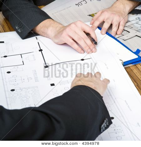 建築計画を議論します。
