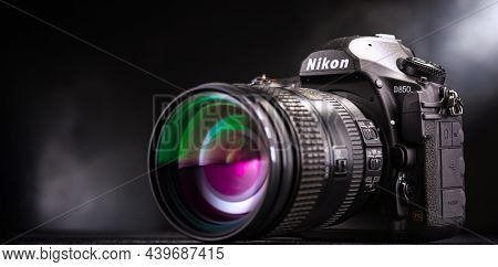 Nikon D850 Camera With Nikkor Zoom