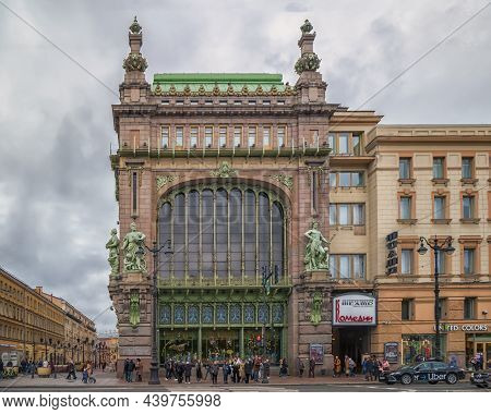 The Outstanding Architecture Of Saint Petersburg. A Large Retail Complex Eliseyev Emporium On The Ne