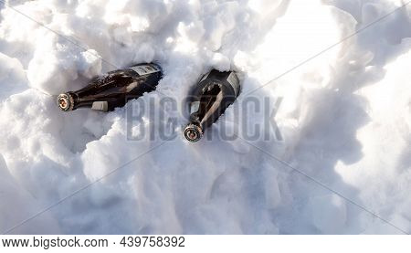 The Netherlands, November, 2021 Franziskaner Weissbier In The Snow,
