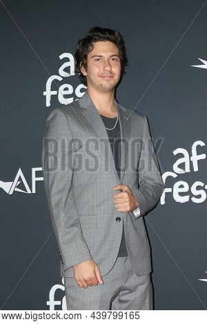 LOS ANGELES - NOV 11:  Nat Wolff at the AFI Fest - The Power of The Dog LA Premiere at TCL Chinese Theater IMAX on November 11, 2021 in Los Angeles, CA