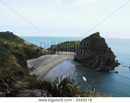 Piha Beach