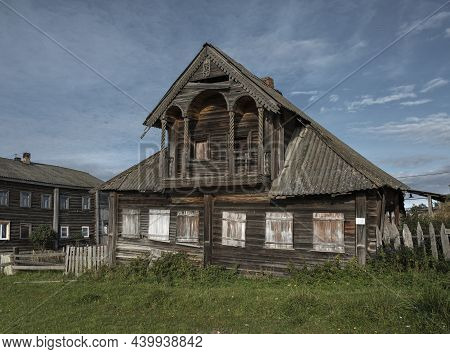 Unitsa Village, Kondopozhsky District Of Karelia, Zaonezhie, Russia - September 12, 2021, An Old Aba