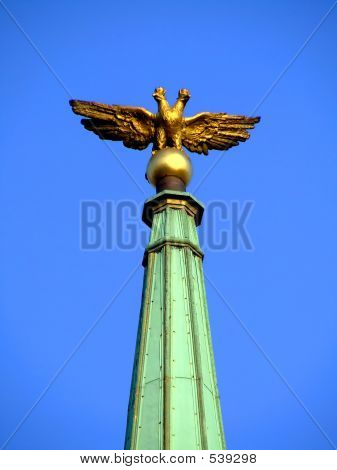 Statua di un'aquila