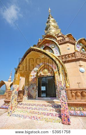 Phasornkaew temple