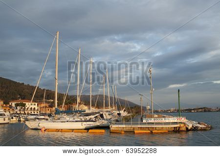 Bocca Di Magra Port