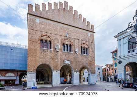Palace Trecento At Place Signiori In Treviso