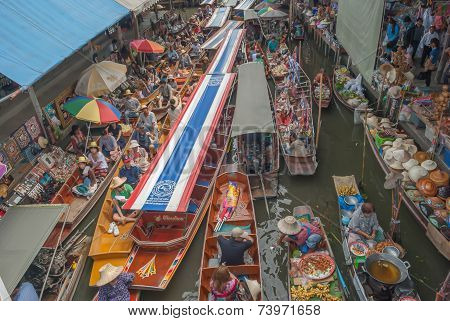 Damnoen Saduak floating market  in Ratchaburi
