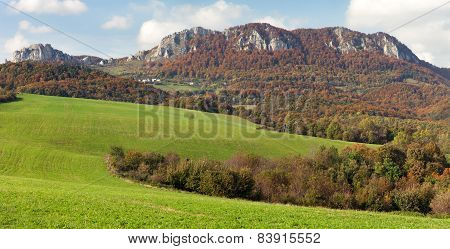 Vrsatec And Vrsatecke Podhradie Villag - Slovakia