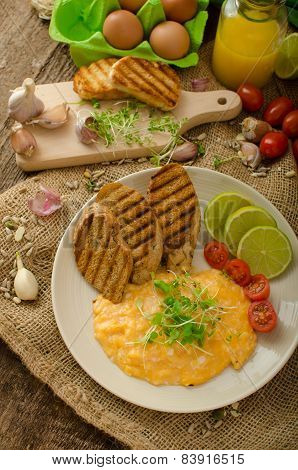 Scrambled Eggs, Creamy And Fluffy