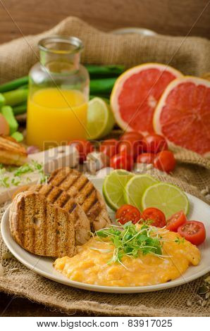 Scrambled Eggs, Creamy And Fluffy