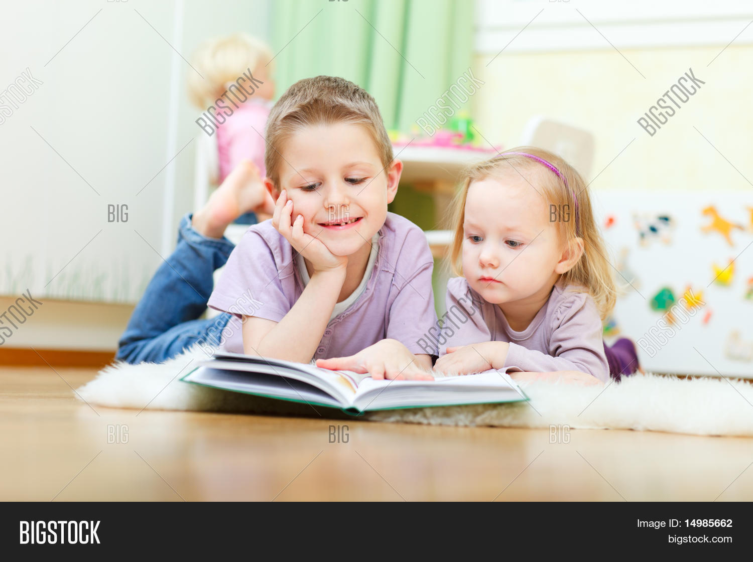 Старший брат. Занятия для дошкольников. Старший и младший брат. Разница в возрасте между детьми. Старшая и младшая сестра.