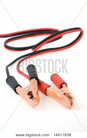 สายจัมเปอร์ที่แยกต่างหากบนพื้นหลังสีขาว