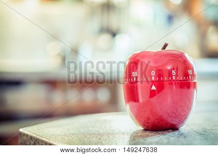 0 Minutes / 1 Hour - Red Kitchen Egg Timer In Apple Shape