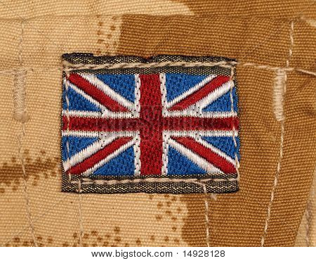 Divisa del ejército británico en camuflaje desierto
