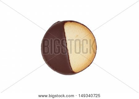Heidesand cookie with one half covered in dark chocolate frosting