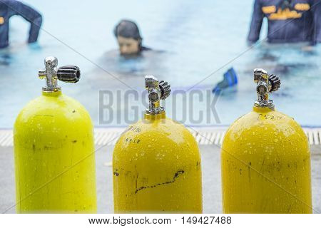 tellow air cylinders selective focus middle cylinder