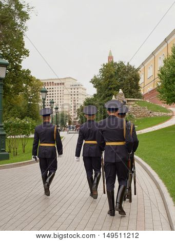 Moscow Russia -September 082016: Karaul is moving to the post at the Eternal Flame at the Tomb of the Unknown Soldier