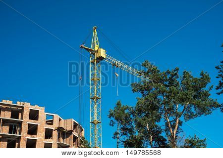 Crane construction new building construction of the city high-rise buildings
