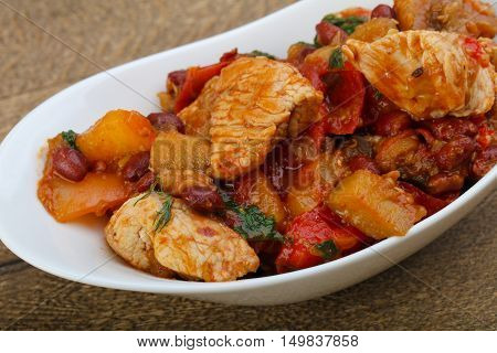 Turkey With Beans And Tomato