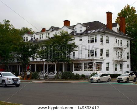 Historical Old-Fashioned New England Inn, Main Street Stockbridge Massachusetts
