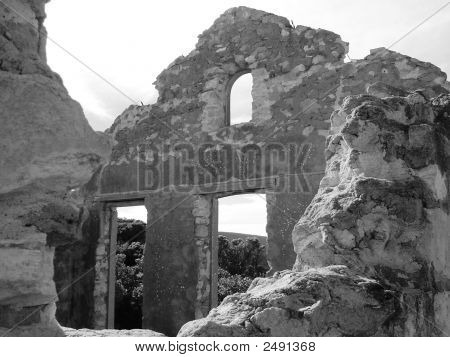 Rovine di bianco e nero
