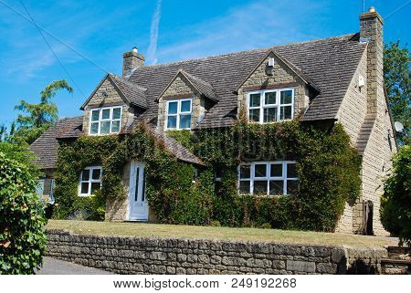 English House - Traditional Construction For Affluent Families.
