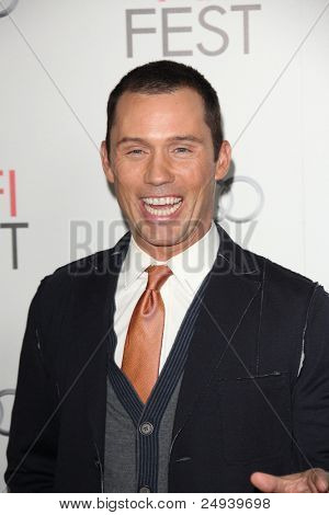 LOS ANGELES - 3 november: Jeffrey Donovan aankomt op de AFI FEST 2011 gepresenteerd door Audi - 