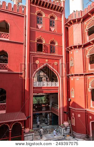 May 27,2018. Kolkata,india. An Unidentified Muslim Man Praying To Allah At  Nakhoda Masjid,the Princ