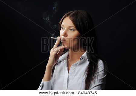 Žena s doutníkem