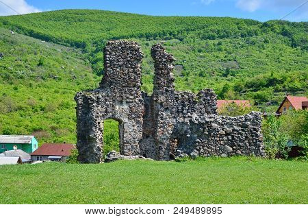 Ruins Of The Kanko Castle, Vinogradiv, Ukraine
